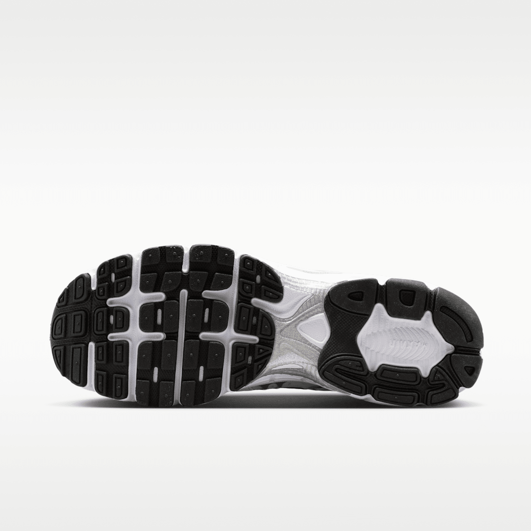 White/Black/Wolf Grey/Metallic Silver