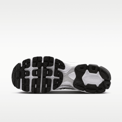 White/Black/Wolf Grey/Metallic Silver
