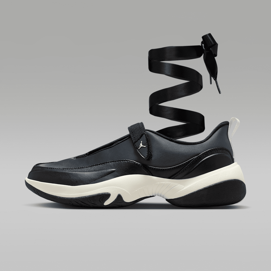 Black/Sail