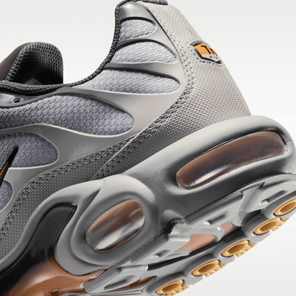 Light Smoke Grey/Dark Smoke Grey/Hot Curry
