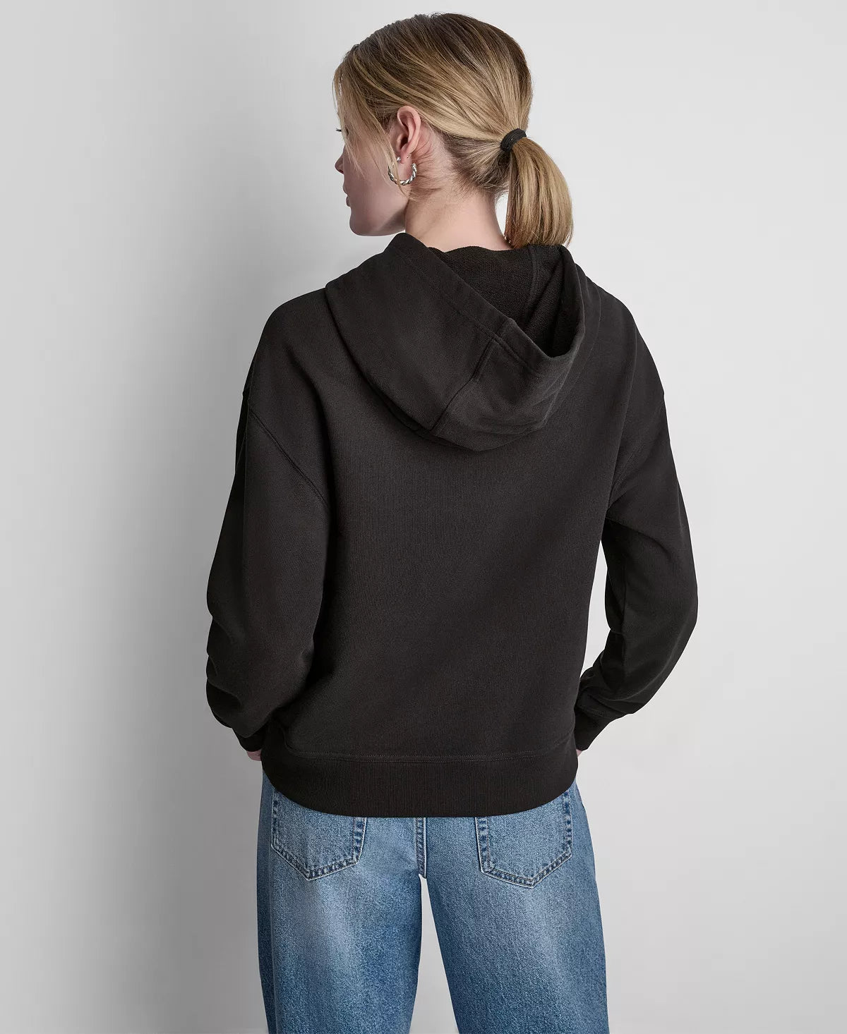 Black/Eggnog