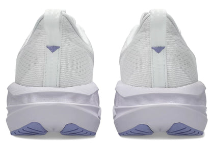 White/Lilac Hint
