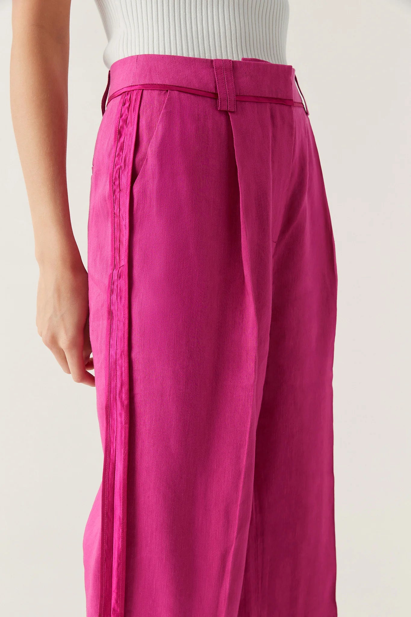 MAGENTA