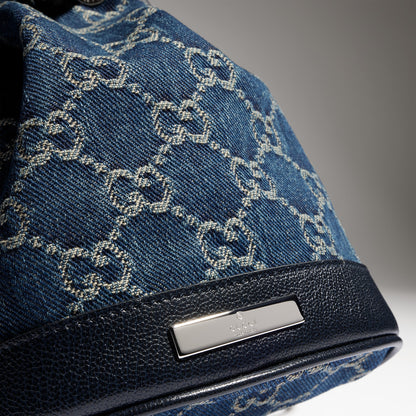 denim azul oscuro con GG