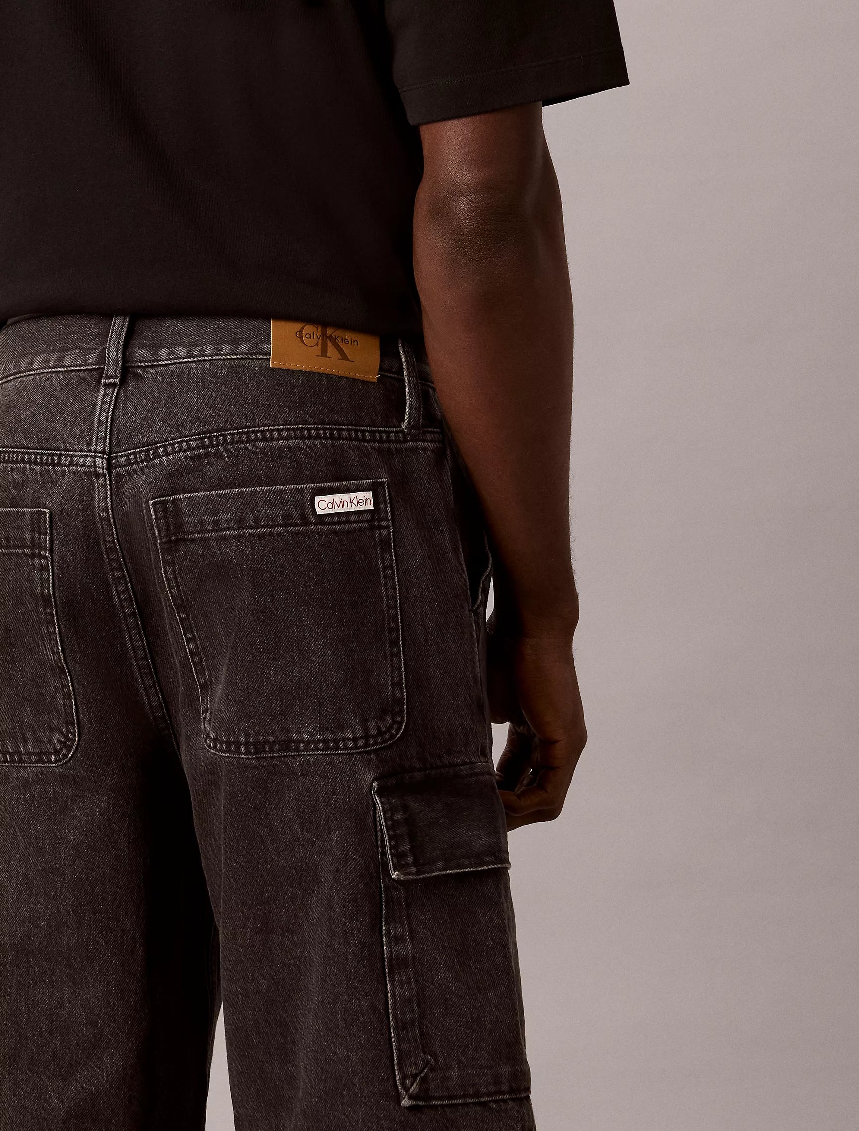 Ck Essential Black