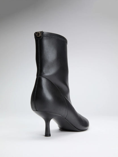 Black 001