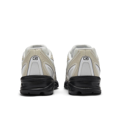 Timberwolf With White