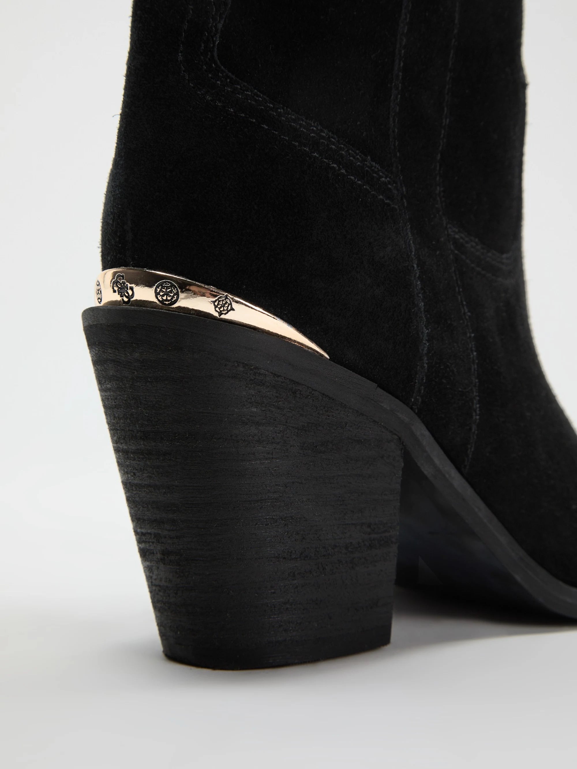 Black 001
