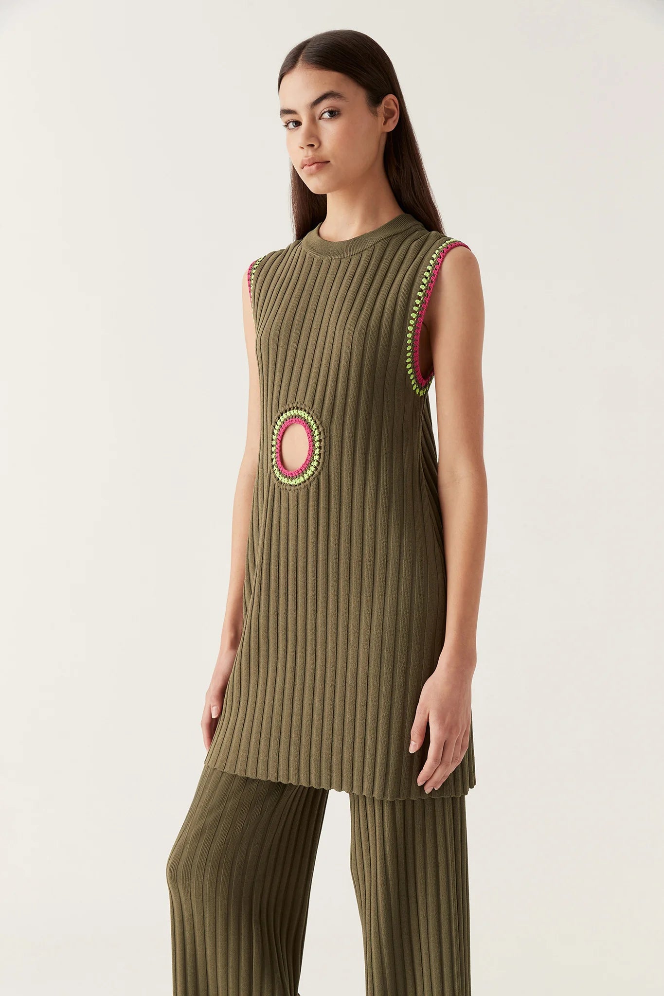 DEEP OLIVE
