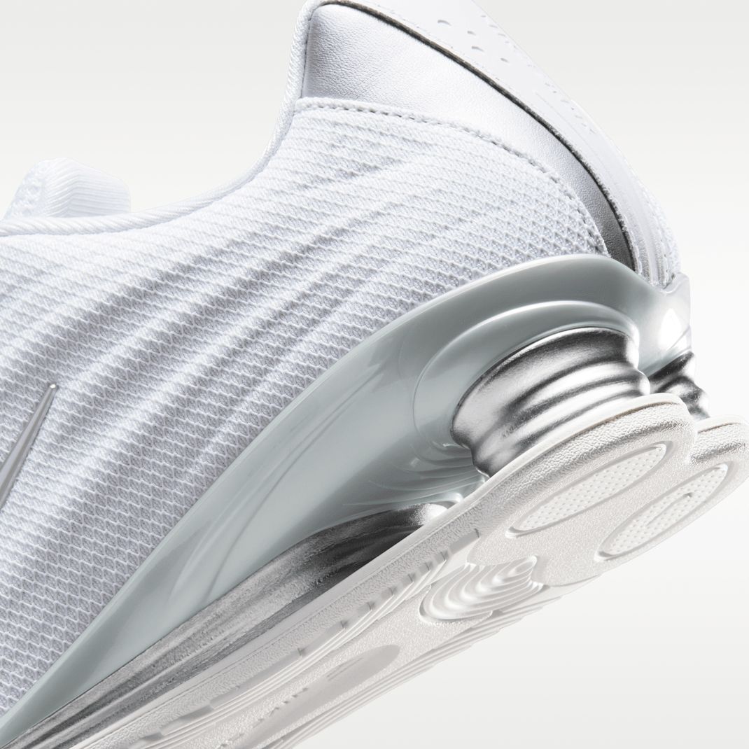 White/Metallic Silver