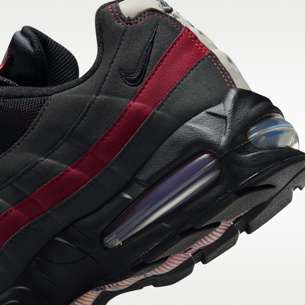 Black/Team Crimson/Wolf Grey/Black