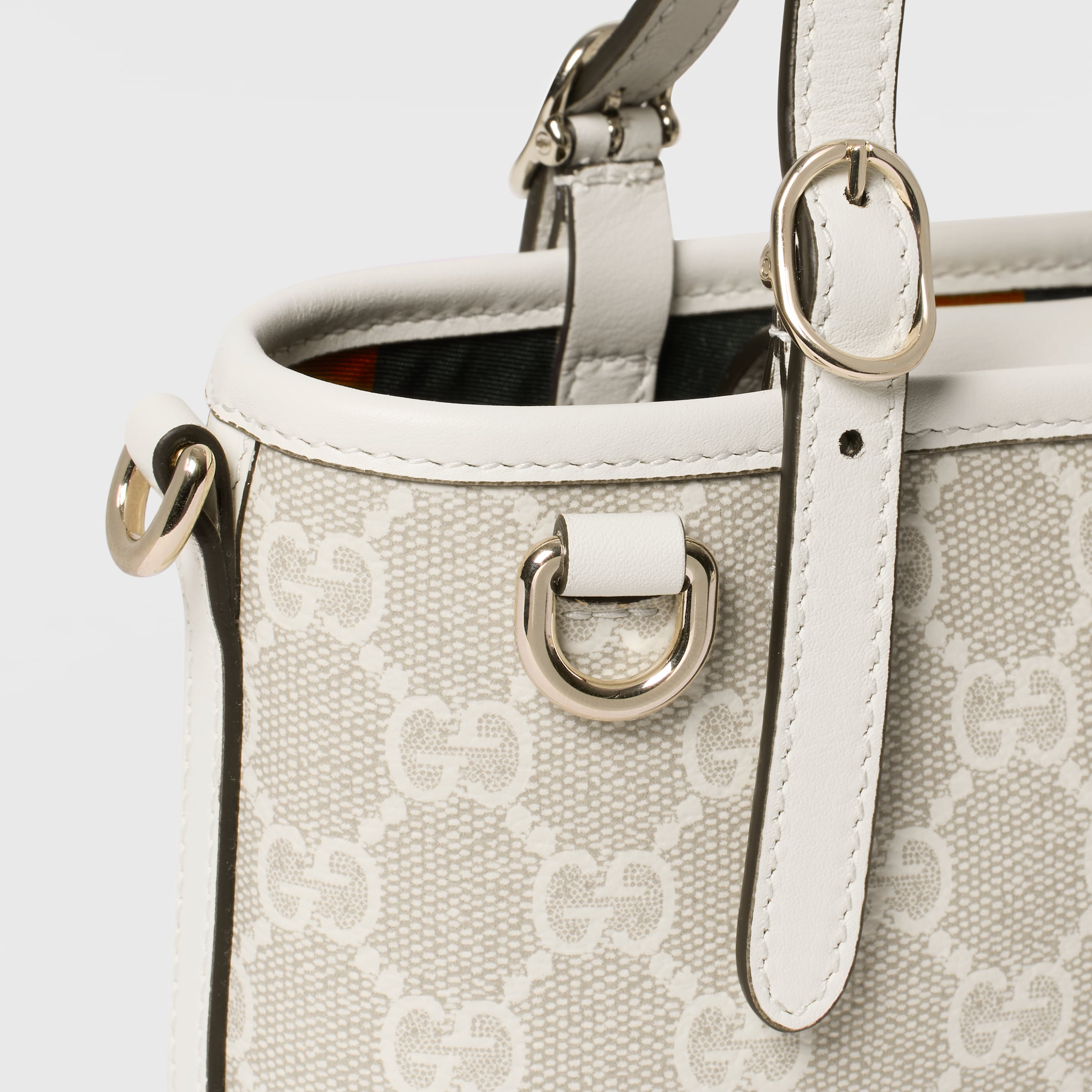 tejido beige y blanco con GG