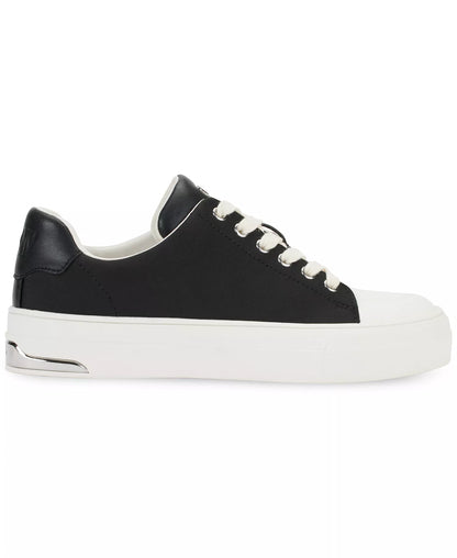 Black/ Eggnog