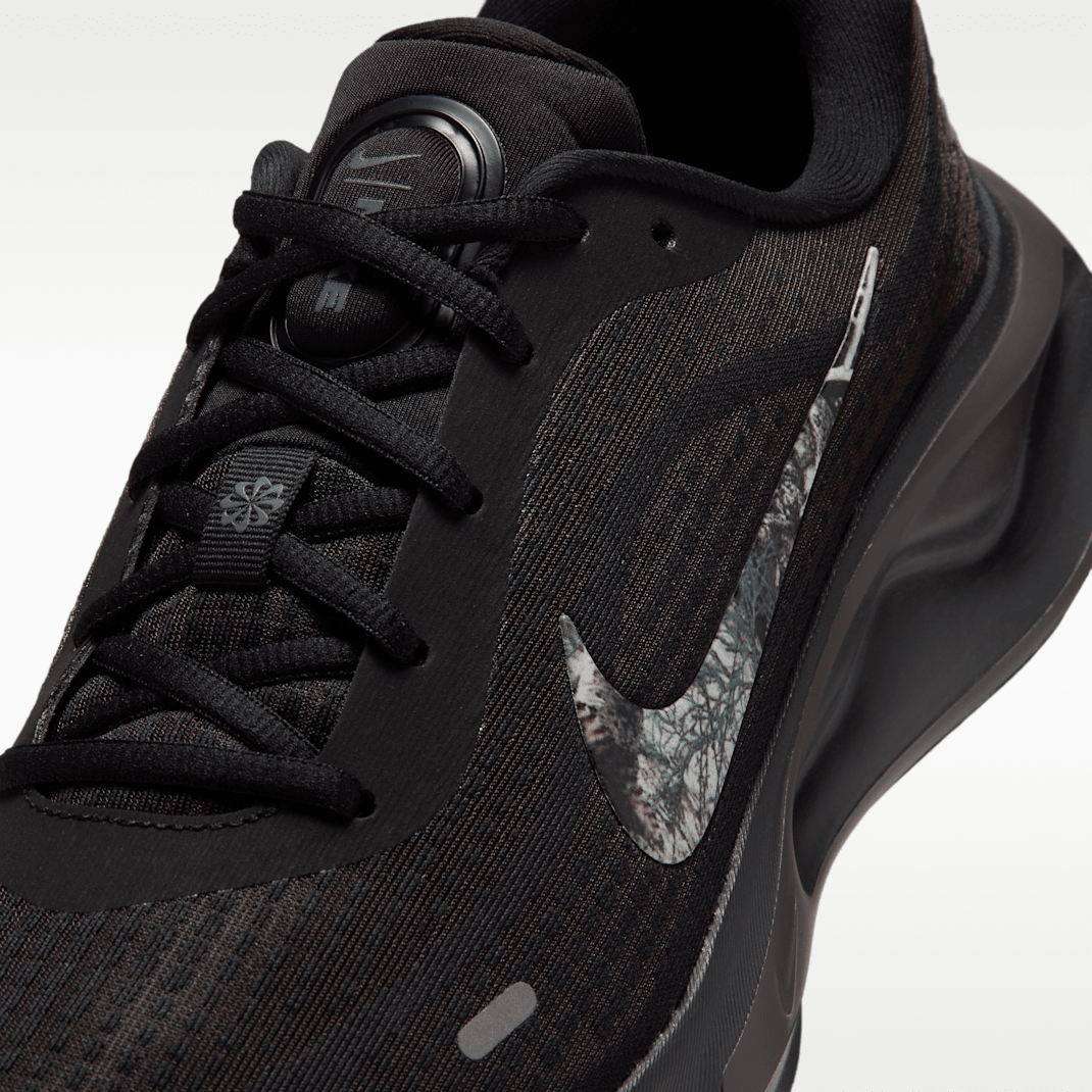 Black/Dark Smoke Grey/Iron Grey/White