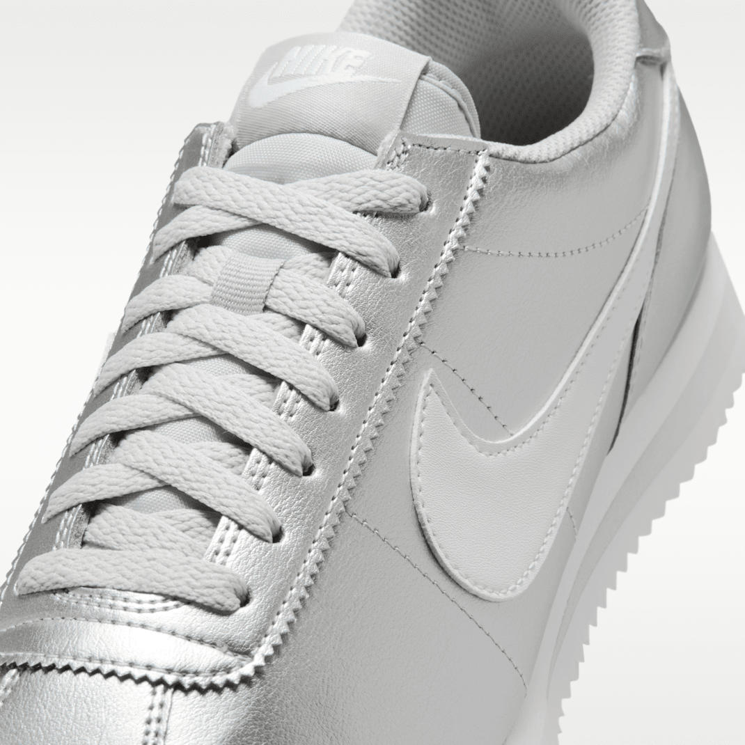 Metallic Silver/Grey Fog/White