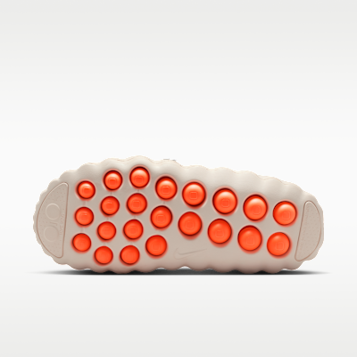 Light Bone/Hyper Crimson/Buff/Chrome