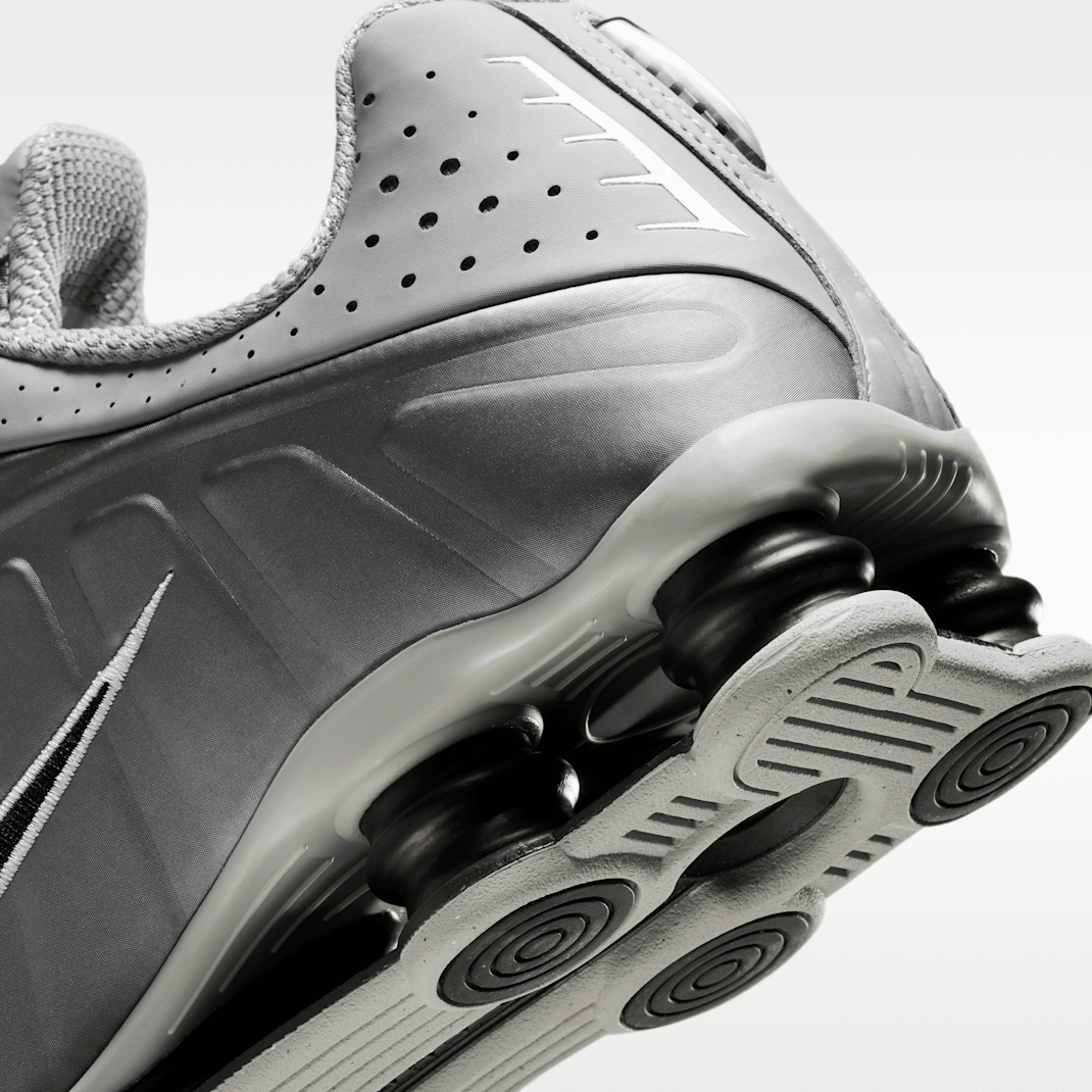 Light Smoke Grey/Smoke Grey/White/Black