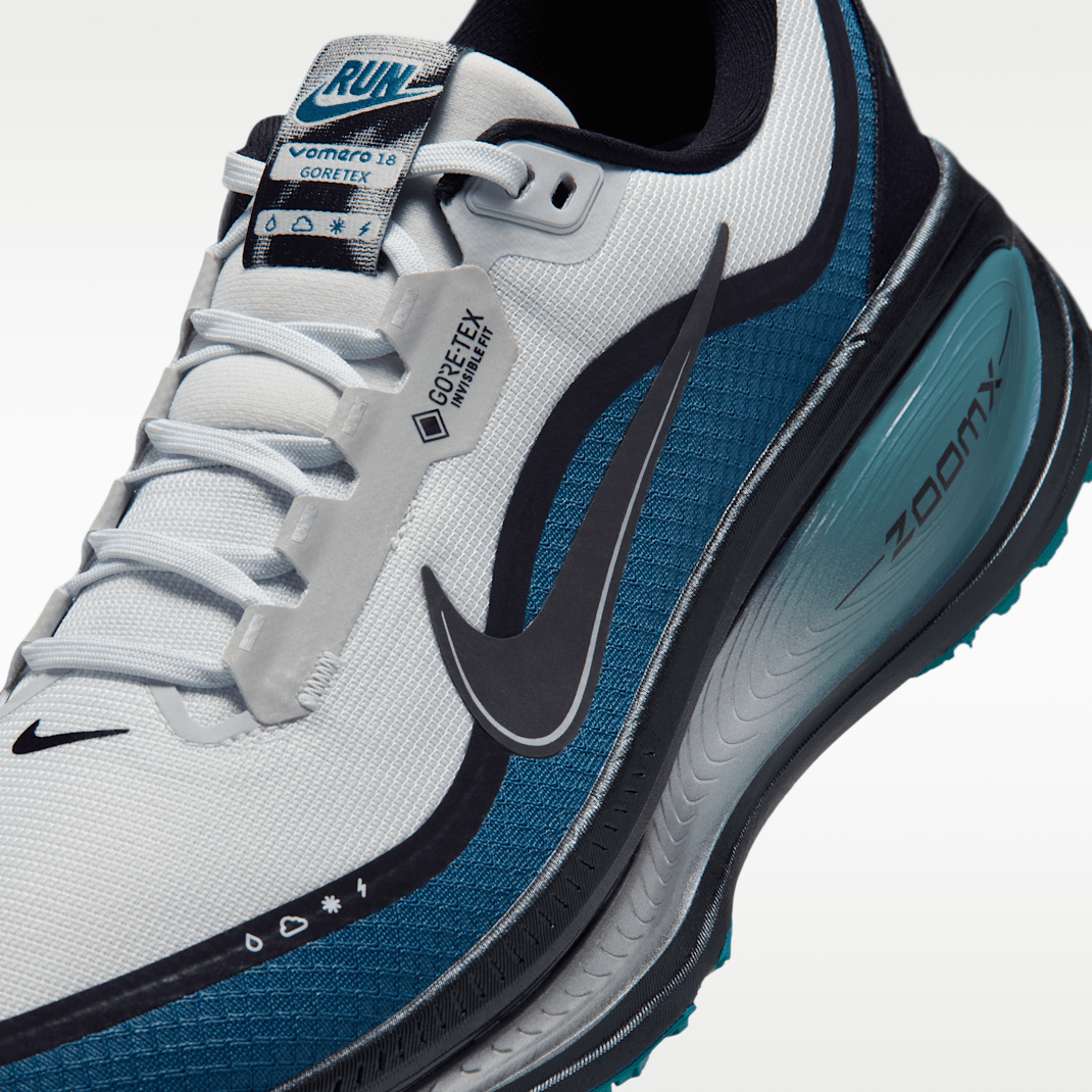 Off White/Smokey Blue/Bright Spruce/Black