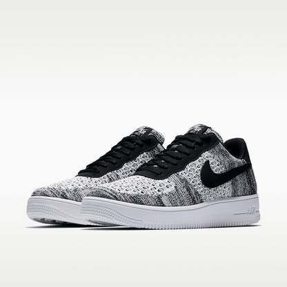 Black/Black/White/Pure Platinum