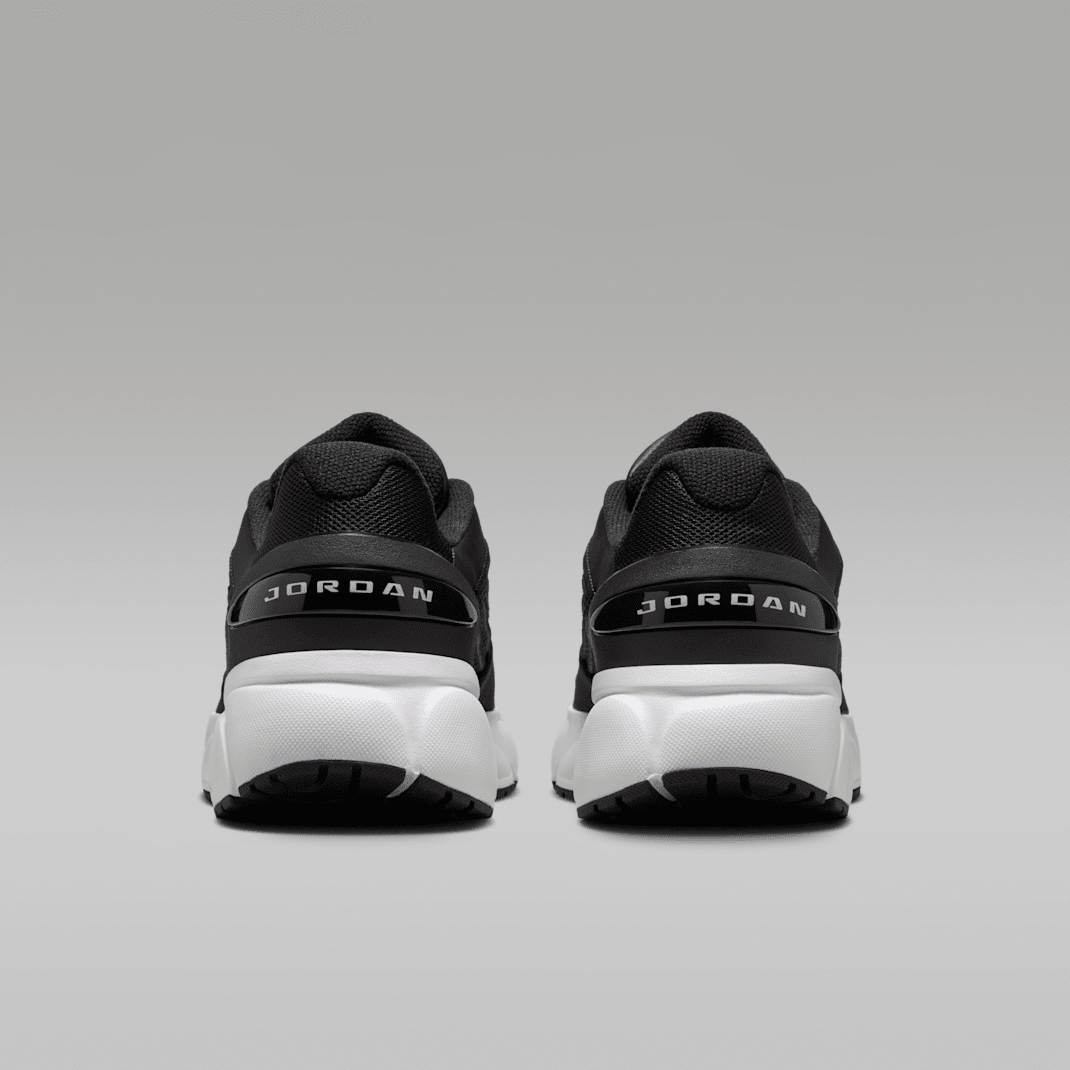 Black/Anthracite/White