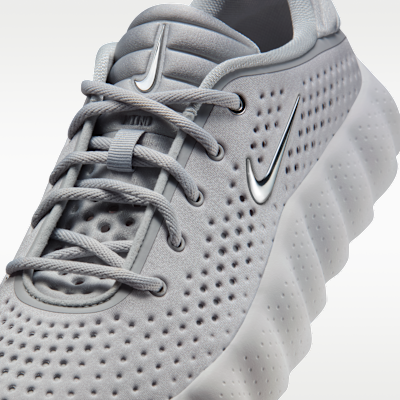 Light Smoke Grey/Photon Dust/Hyper Crimson/Chrome