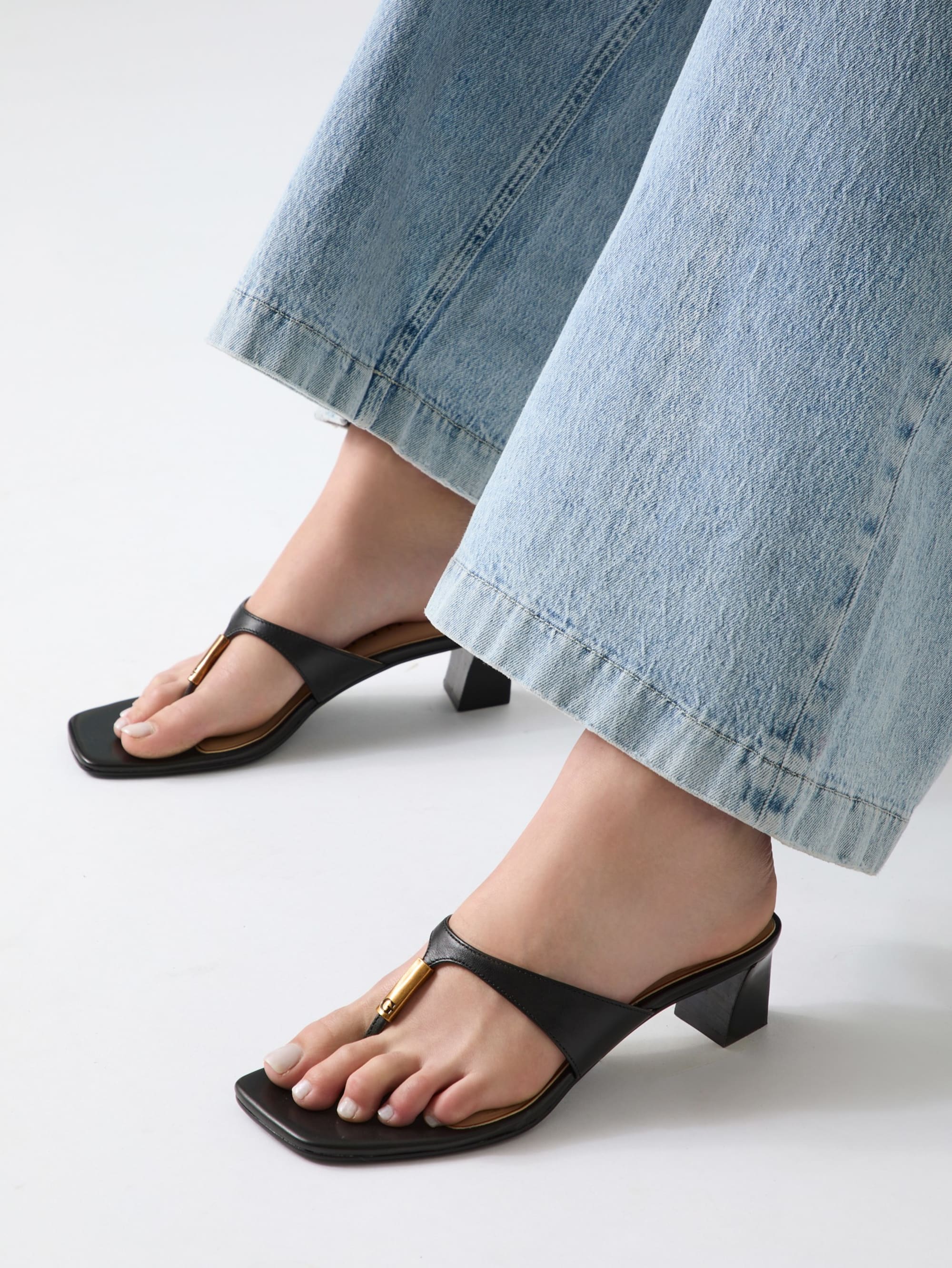 Black 001