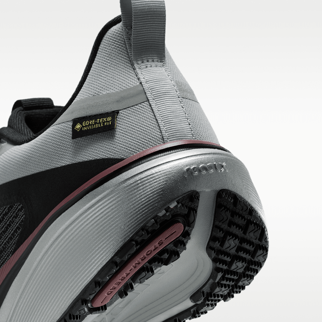 Light Smoke Grey/Pink Smoke/Metallic Silver/Mystic Dates