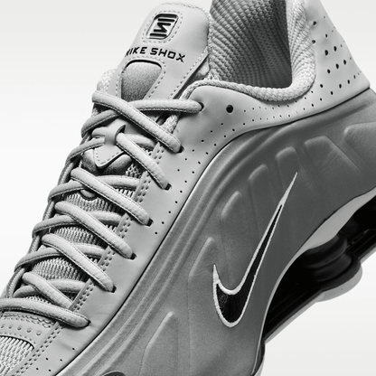 Light Smoke Grey/Smoke Grey/White/Black