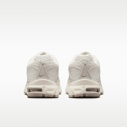 Phantom/Light Bone/Sail/Metallic Summit White