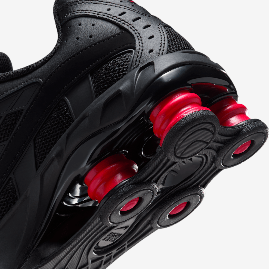 Black/University Red/Medium Ash/Metallic Silver