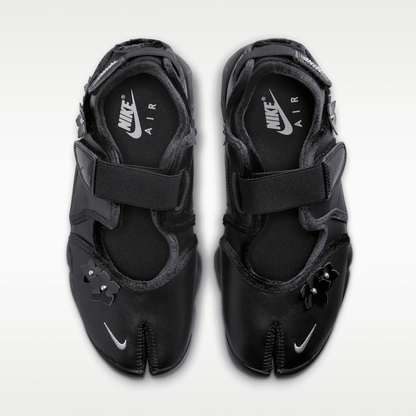 Black/Wolf Grey/Metallic Silver