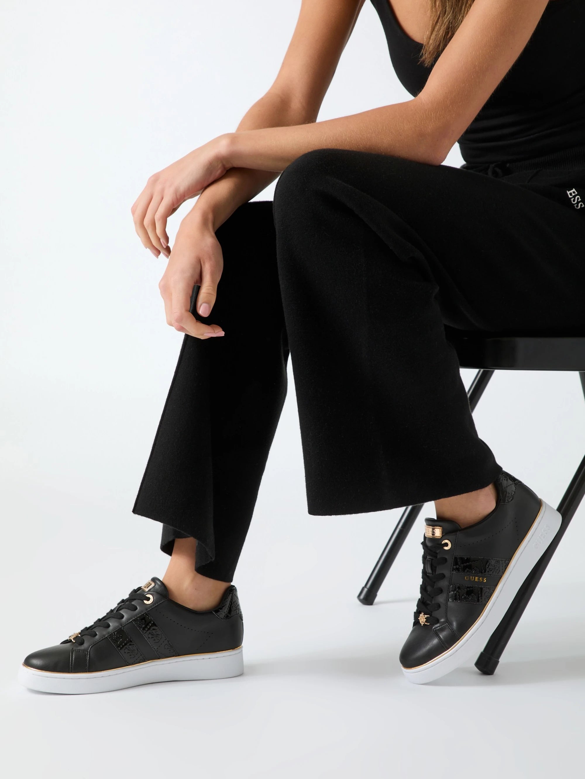 Black 001