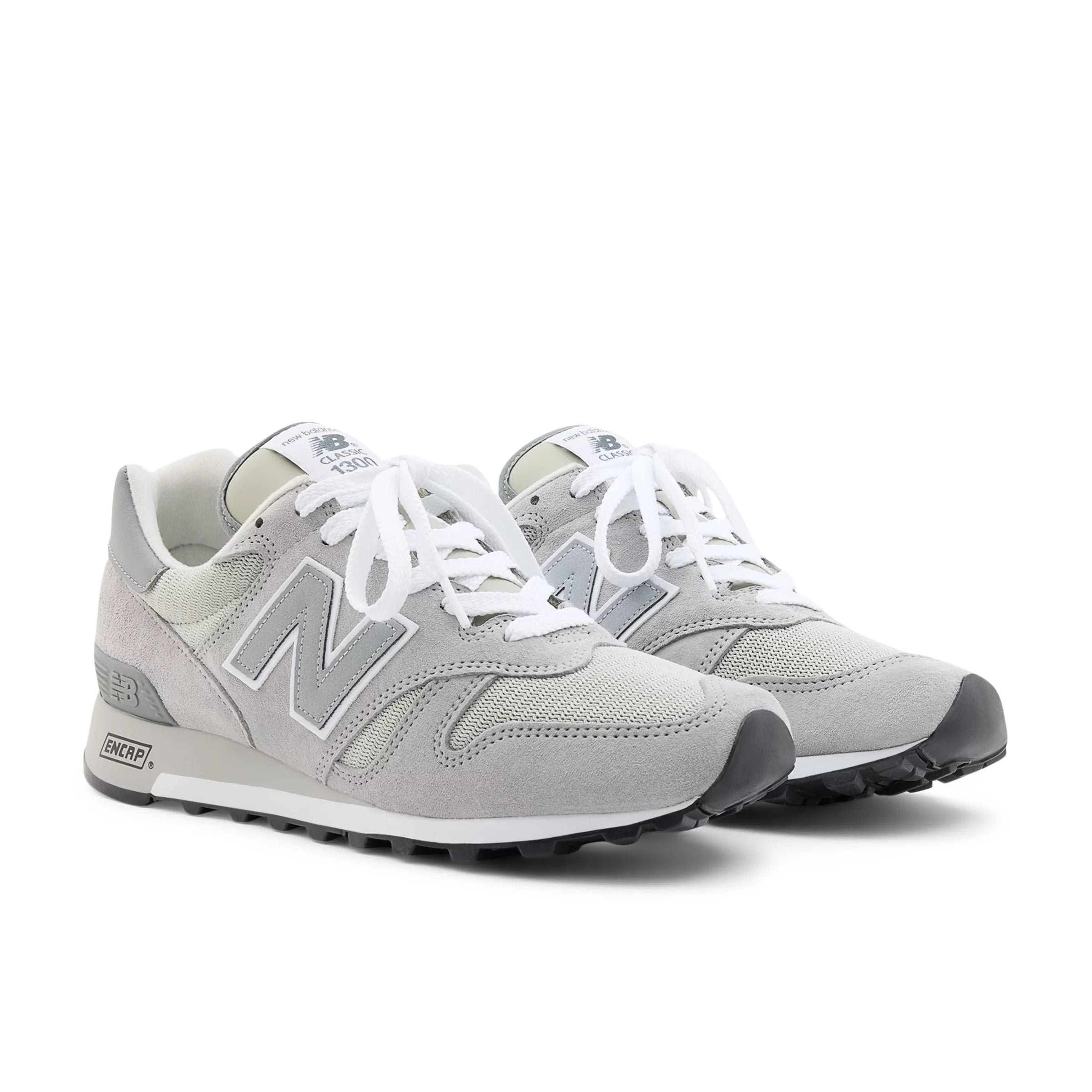 Kool Gray With Harbor Grey And White