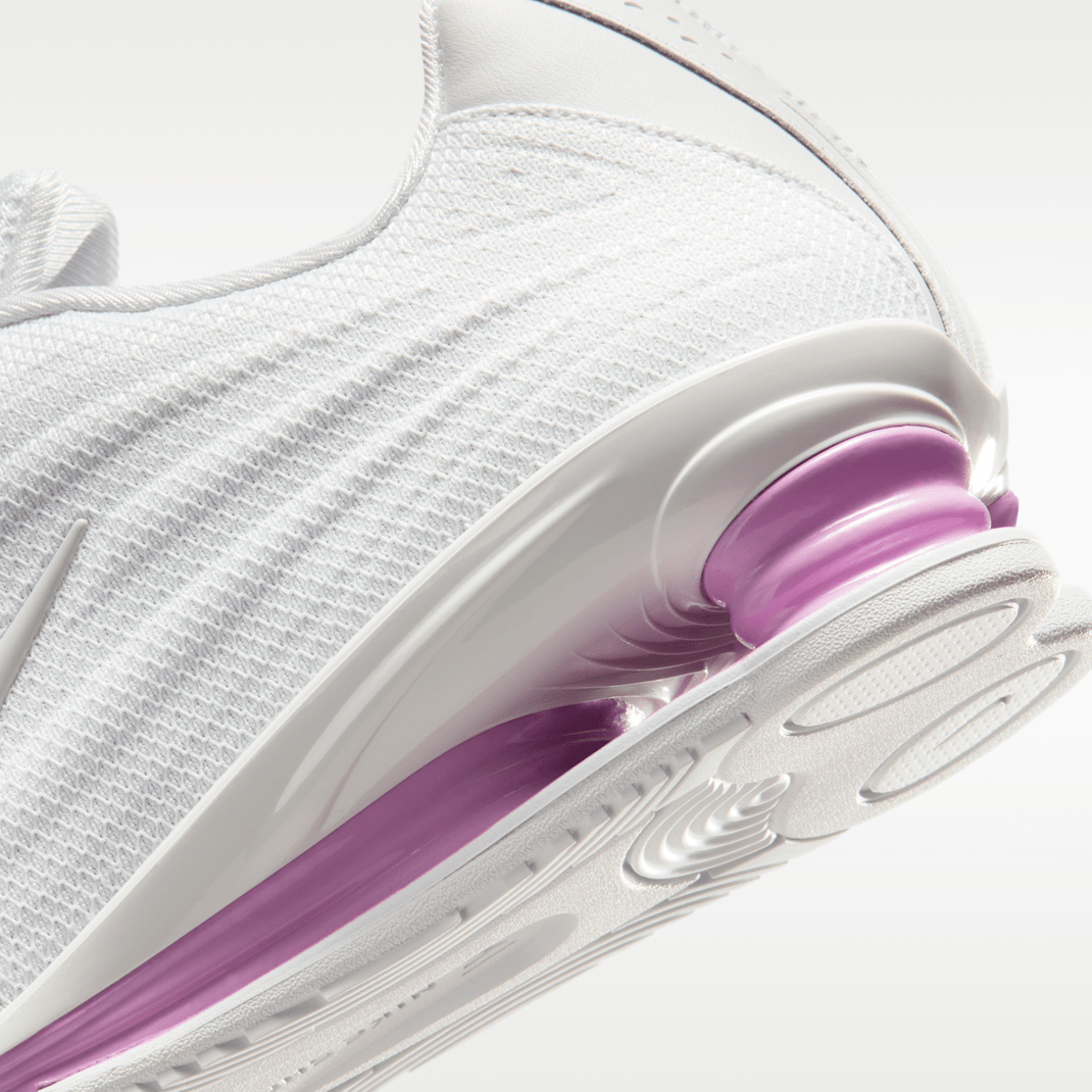 White/Light Magenta