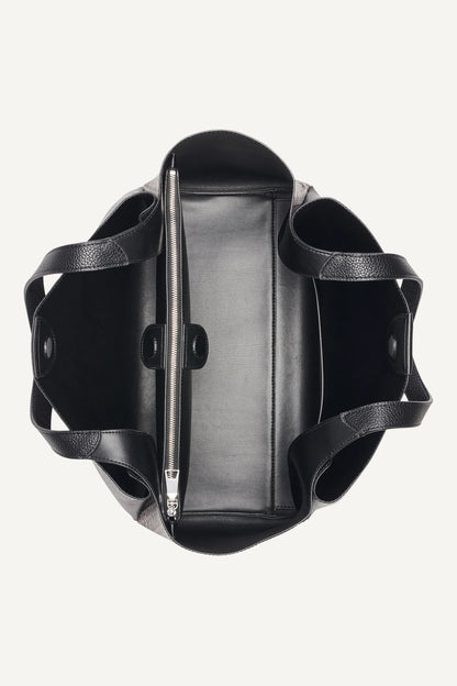 black/saddle