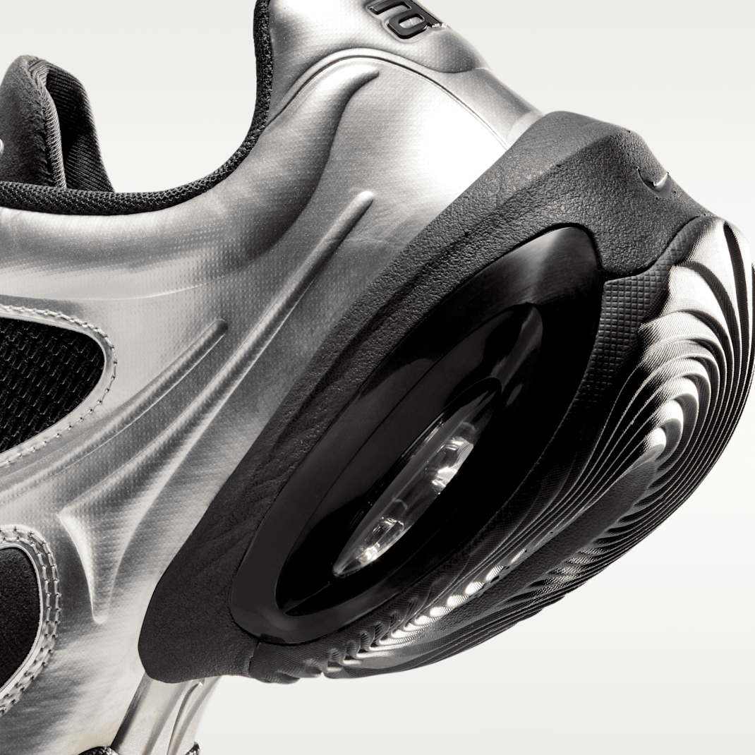 Black/Metallic Silver