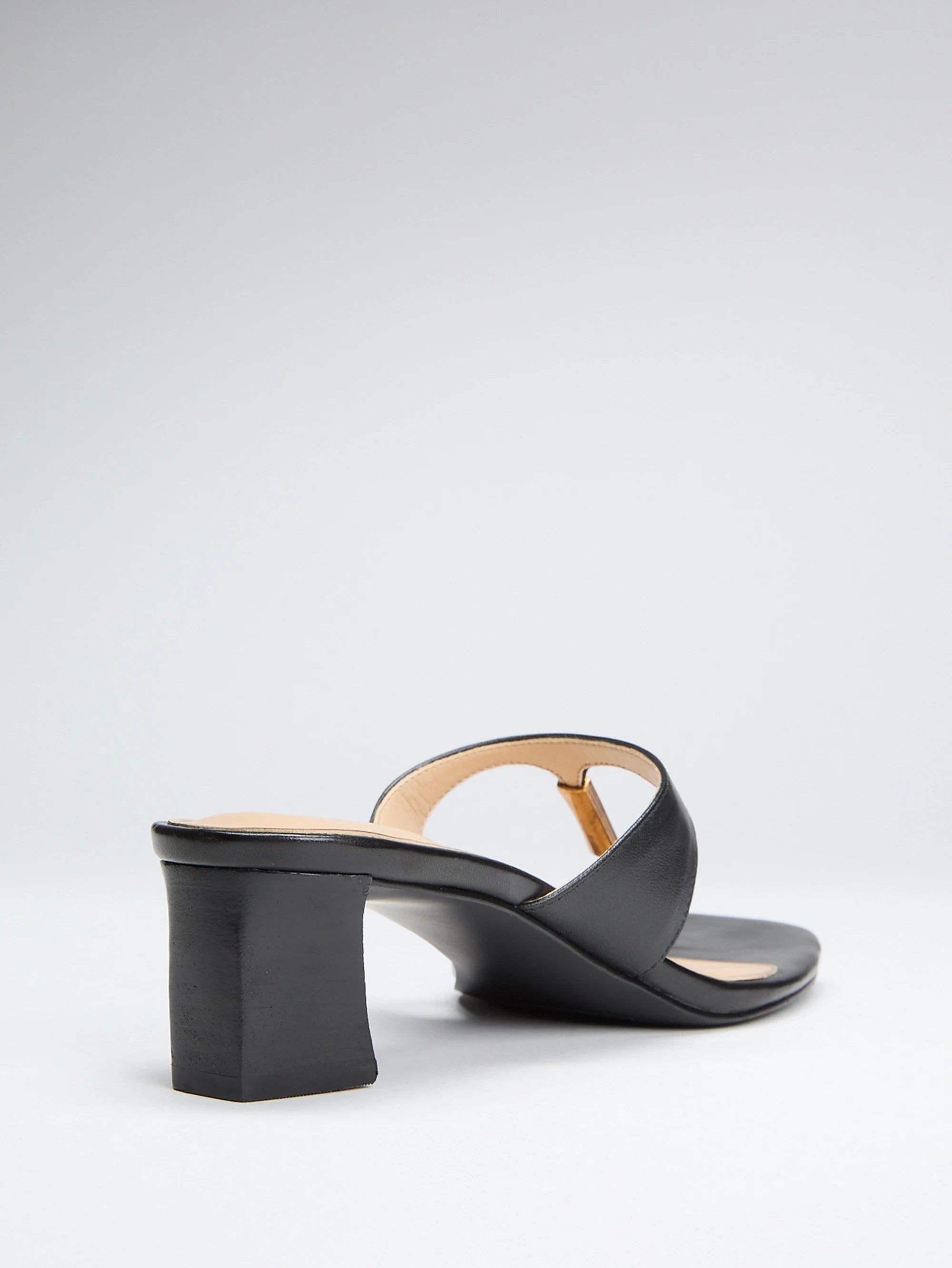 Black 001