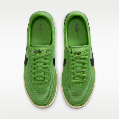 Chlorophyll/Muslin/Black