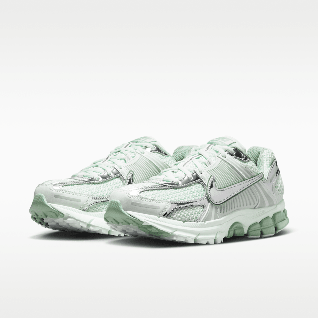 Barely Green/Steam/Spruce Aura/Metallic Silver