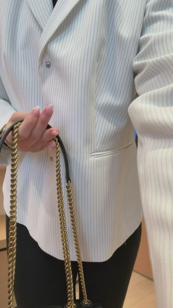 تحميل الفيديو: Small Kira Chevron Shoulder Bag