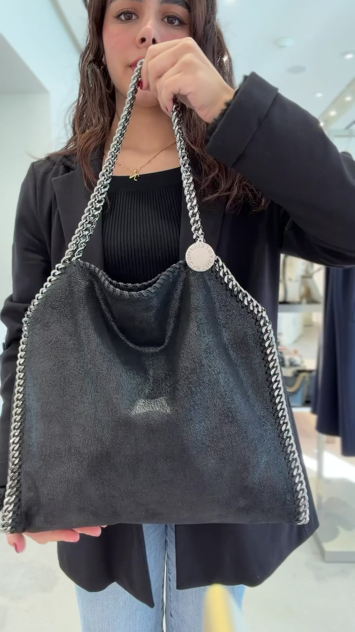 تحميل الفيديو: Stella McCartney Falabella Large Tote - Black
